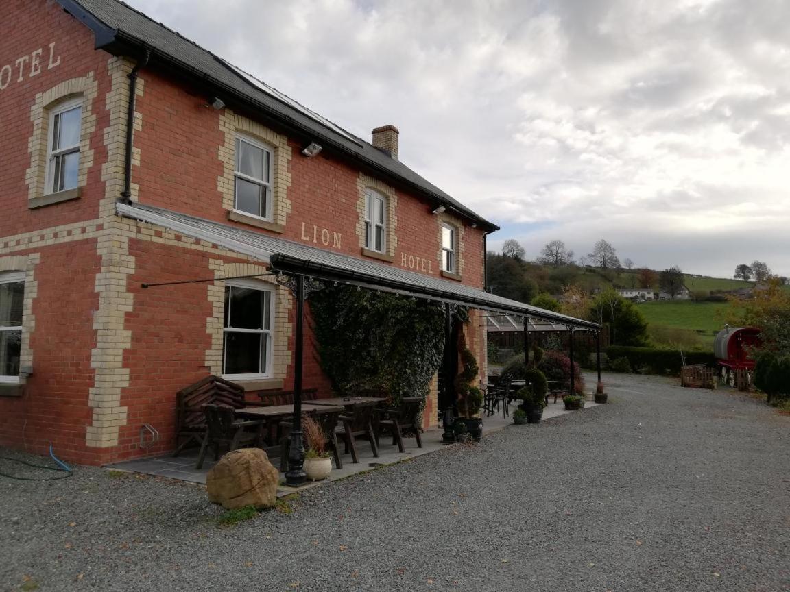 Lion Hotel Llanbister Экстерьер фото
