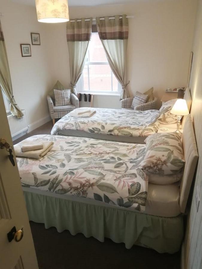 Lion Hotel Llanbister Экстерьер фото