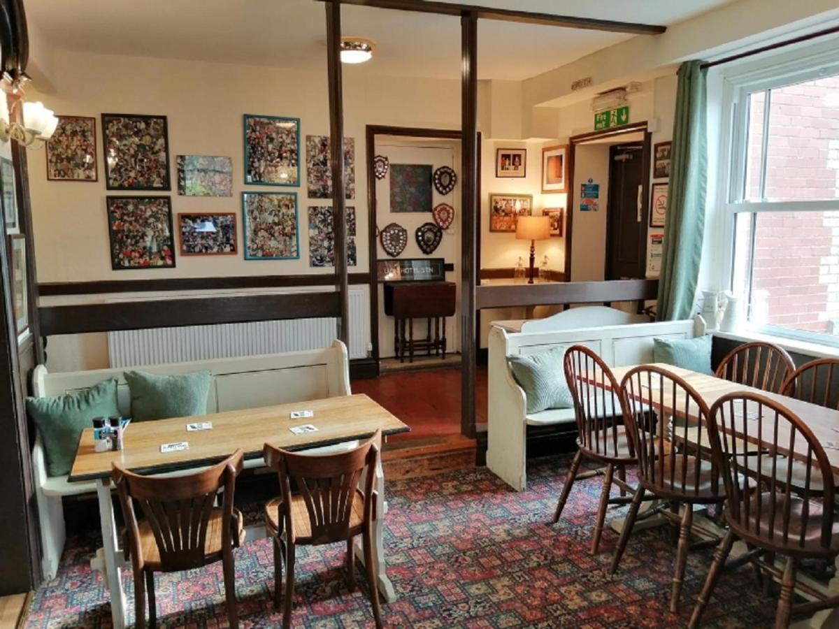 Lion Hotel Llanbister Экстерьер фото